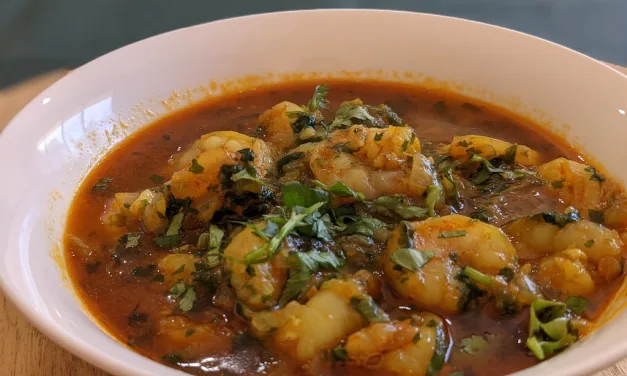 Simple Prawns Curry | Kolambi Bhujne
