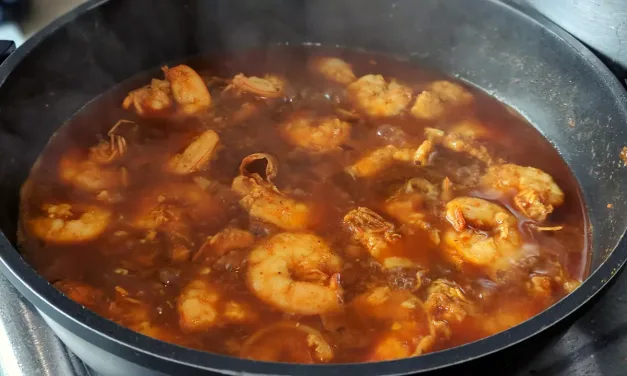 Garlic Prawns Curry | Kolambi che Khadkhadla